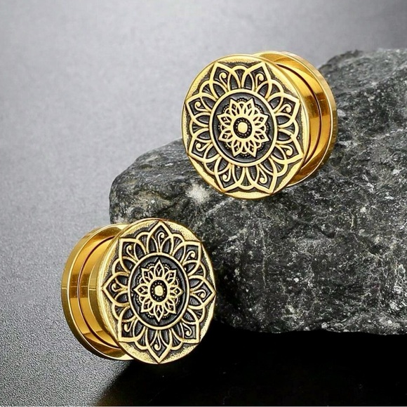 🔘 14mm -18k over 316 Surgical Steel Ear Plugs/stretcher Flower Design NWT - Picture 2 of 9